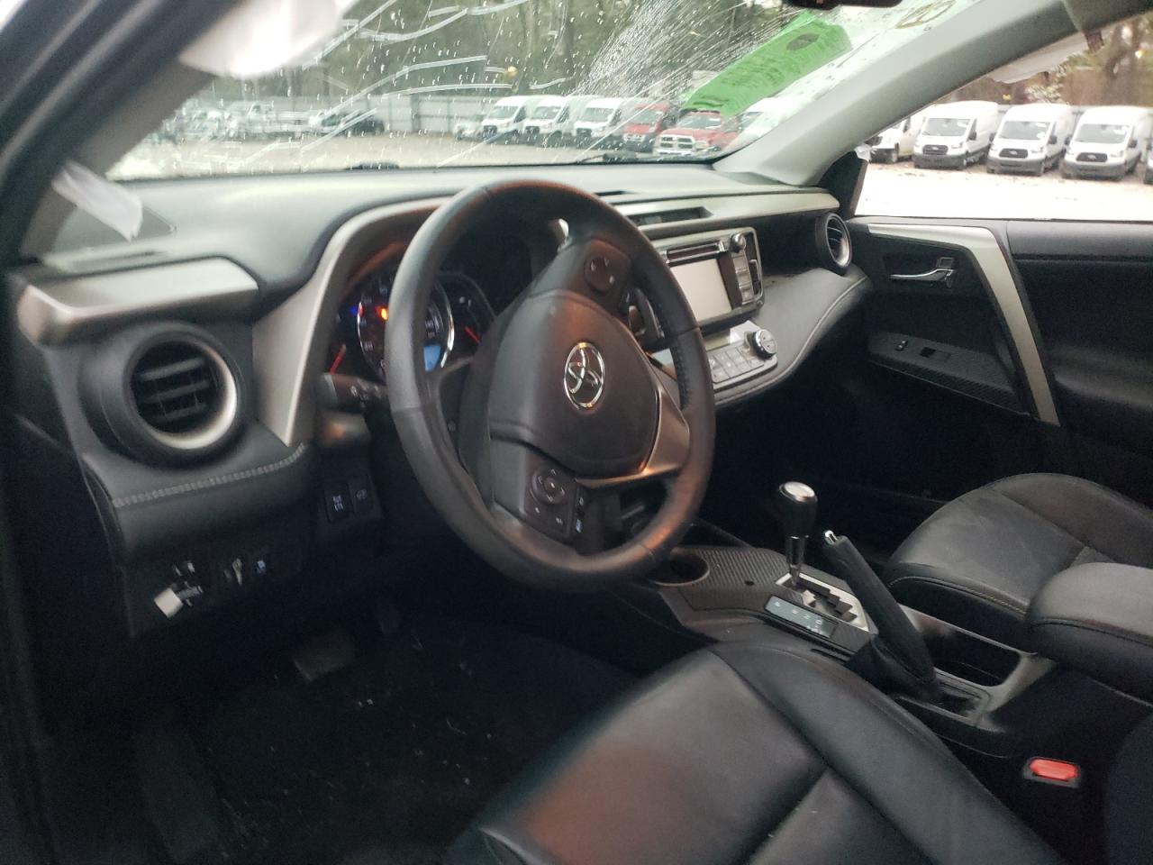 Photo 9 from auction – 2015 TOYOTA RAV4 LIMIT with VIN 2T3DFREV0FW383774