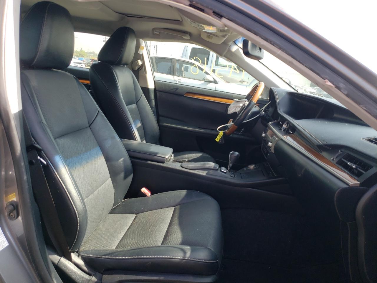 Photo 5 from auction – 2014 LEXUS ES 300H with VIN JTHBW1GG3E2068853