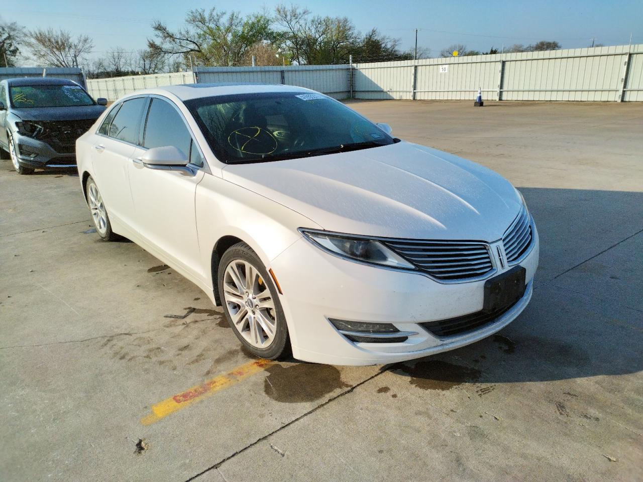 LINCOLN MKZ 2014 with VIN 3LN6L2GK8ER827977 - Photo from auction