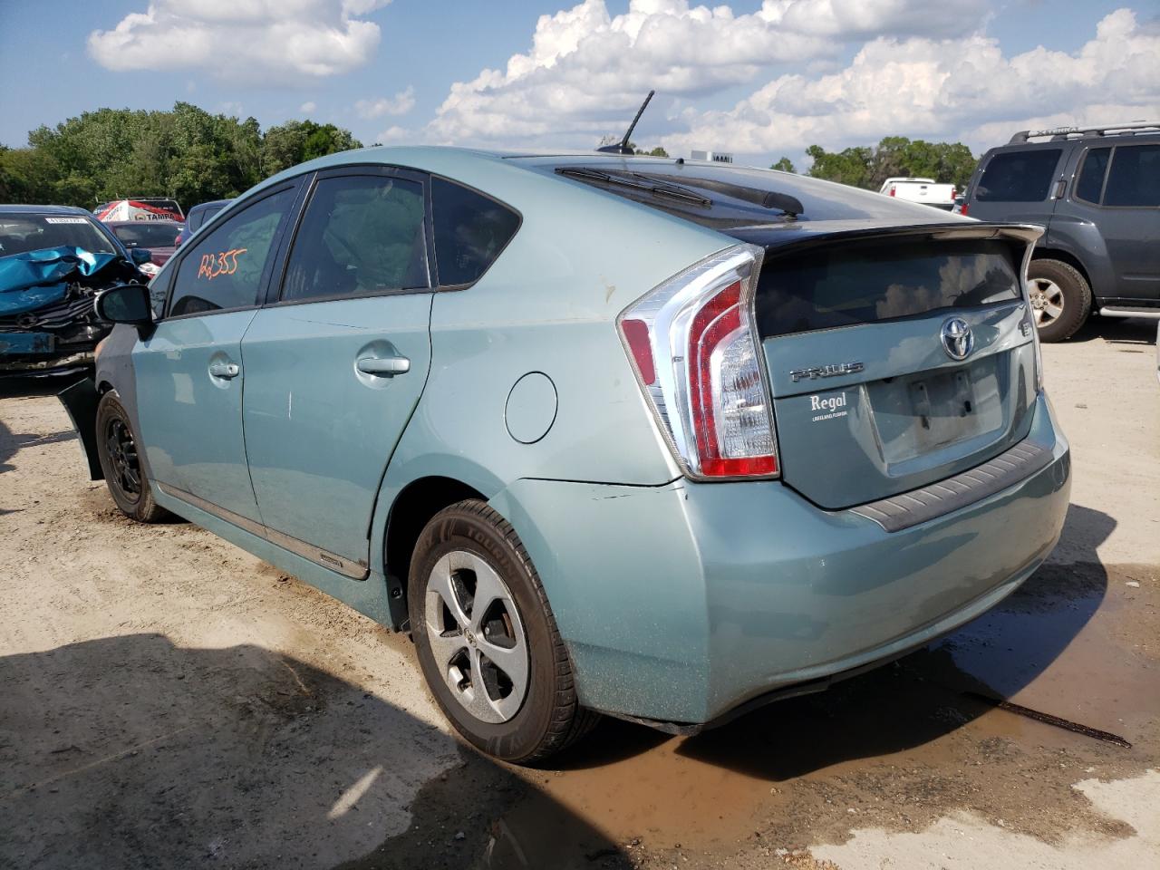 Photo 3 from auction – 2013 TOYOTA PRIUS with VIN JTDKN3DU7D5576203