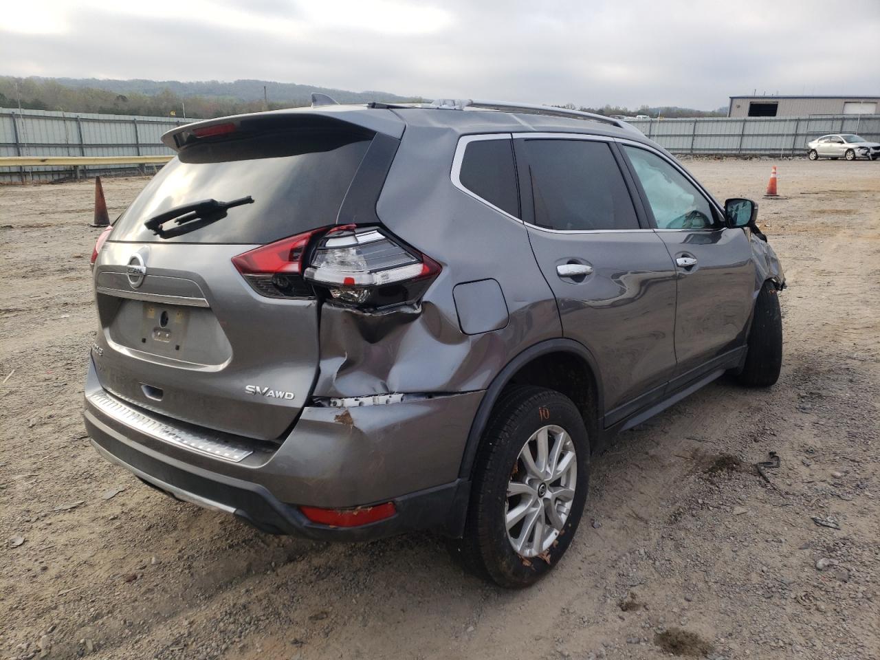Photo 4 from auction – 2017 NISSAN ROGUE S with VIN KNMAT2MVXHP540519
