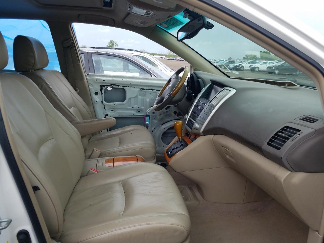 Photo 5 from auction – 2006 LEXUS RX 330 with VIN 2T2HA31U86C102370