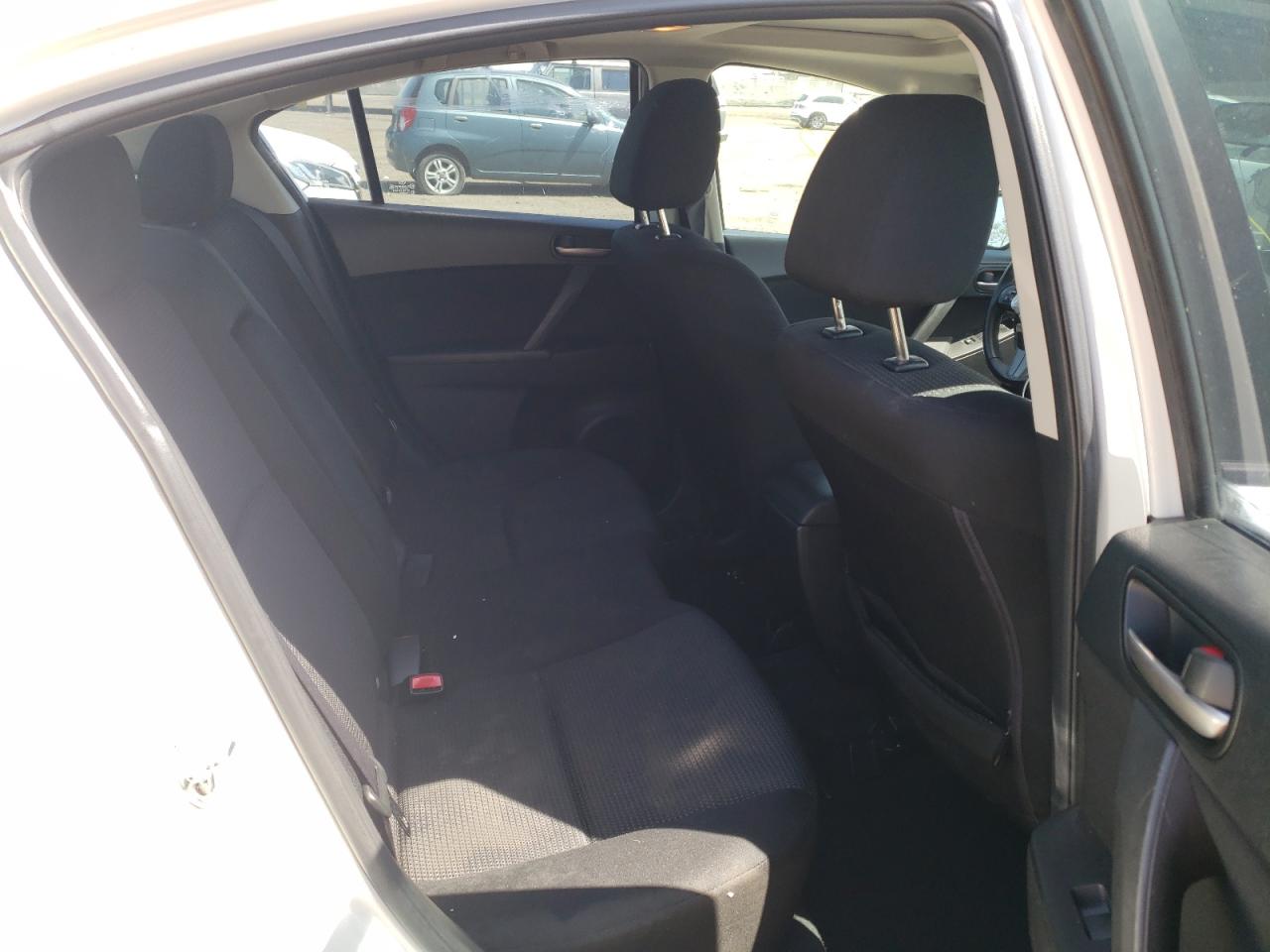 Photo 6 from auction – 2012 MAZDA 3 I with VIN JM1BL1V88C1545320