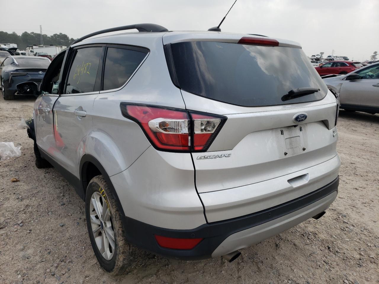 Photo 3 from auction – 2018 FORD ESCAPE SE with VIN 1FMCU0GD4JUD38243