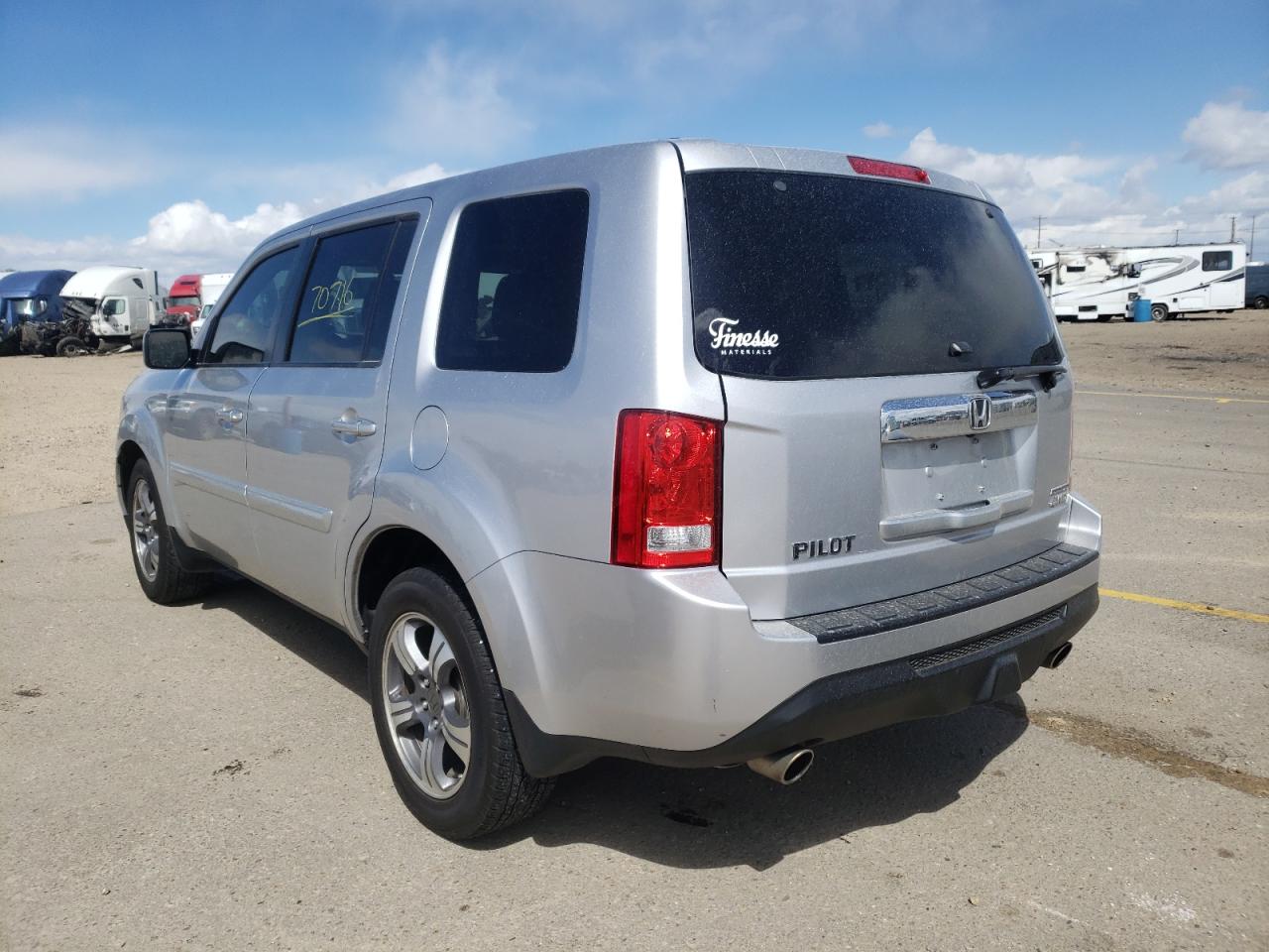 Photo 3 from auction – 2015 HONDA PILOT SE with VIN 5FNYF4H37FB074937