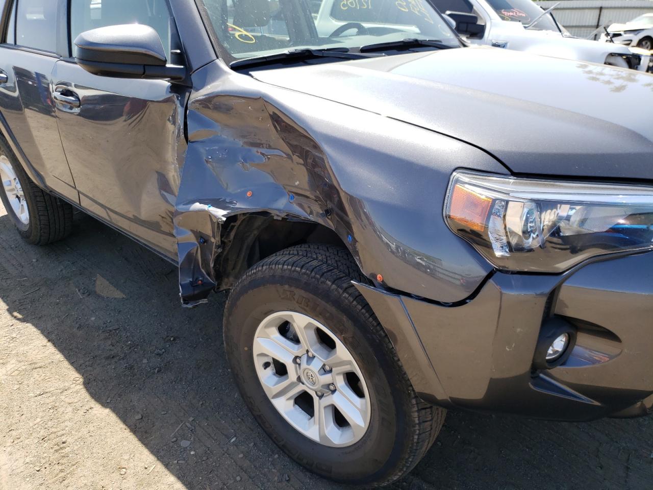 Photo 9 from auction – 2022 TOYOTA 4RUNNER SR with VIN JTEMU5JR2N5995502