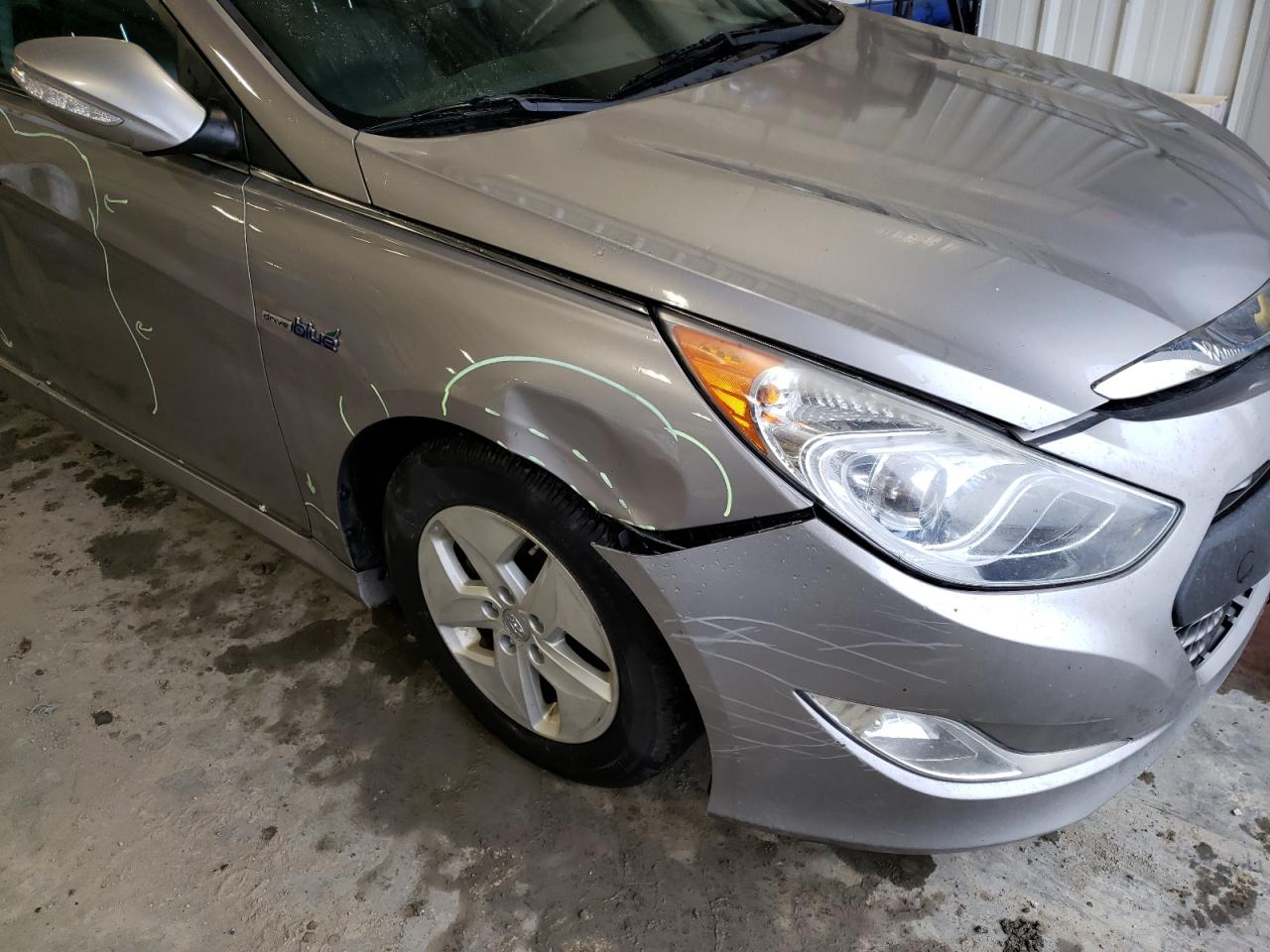 Photo 9 from auction – 2012 HYUNDAI SONATA HYB with VIN KMHEC4A48CA033103