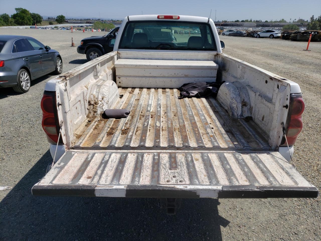 Photo 6 from auction – 2005 CHEVROLET 2500 HD with VIN 1GCHC24U55E264862