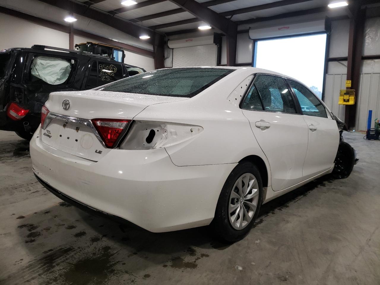 Photo 4 from auction – 2015 TOYOTA CAMRY LE with VIN 4T1BF1FK4FU115901