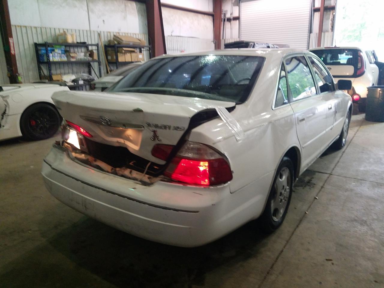 Photo 4 from auction – 2004 TOYOTA AVALON XL with VIN 4T1BF28B74U347375