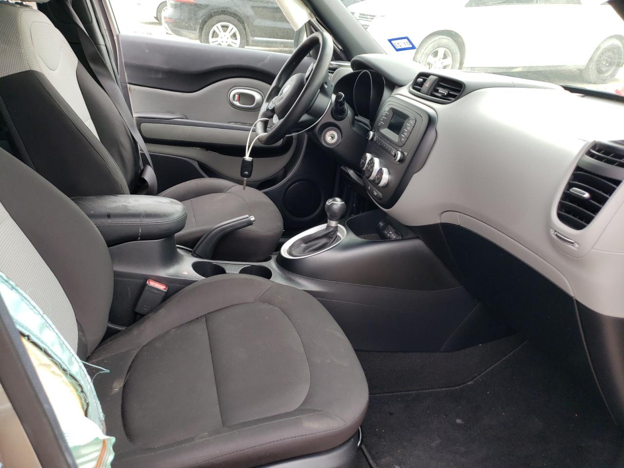 Photo 5 from auction – 2016 KIA SOUL with VIN KNDJN2A23G7382415