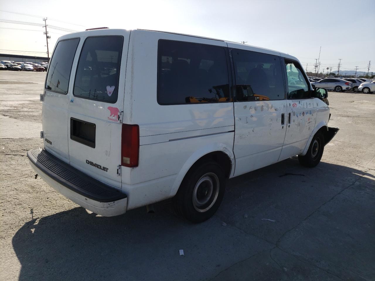Photo 4 from auction – 2000 CHEVROLET ASTRO with VIN 1GNDM19WXYB198015