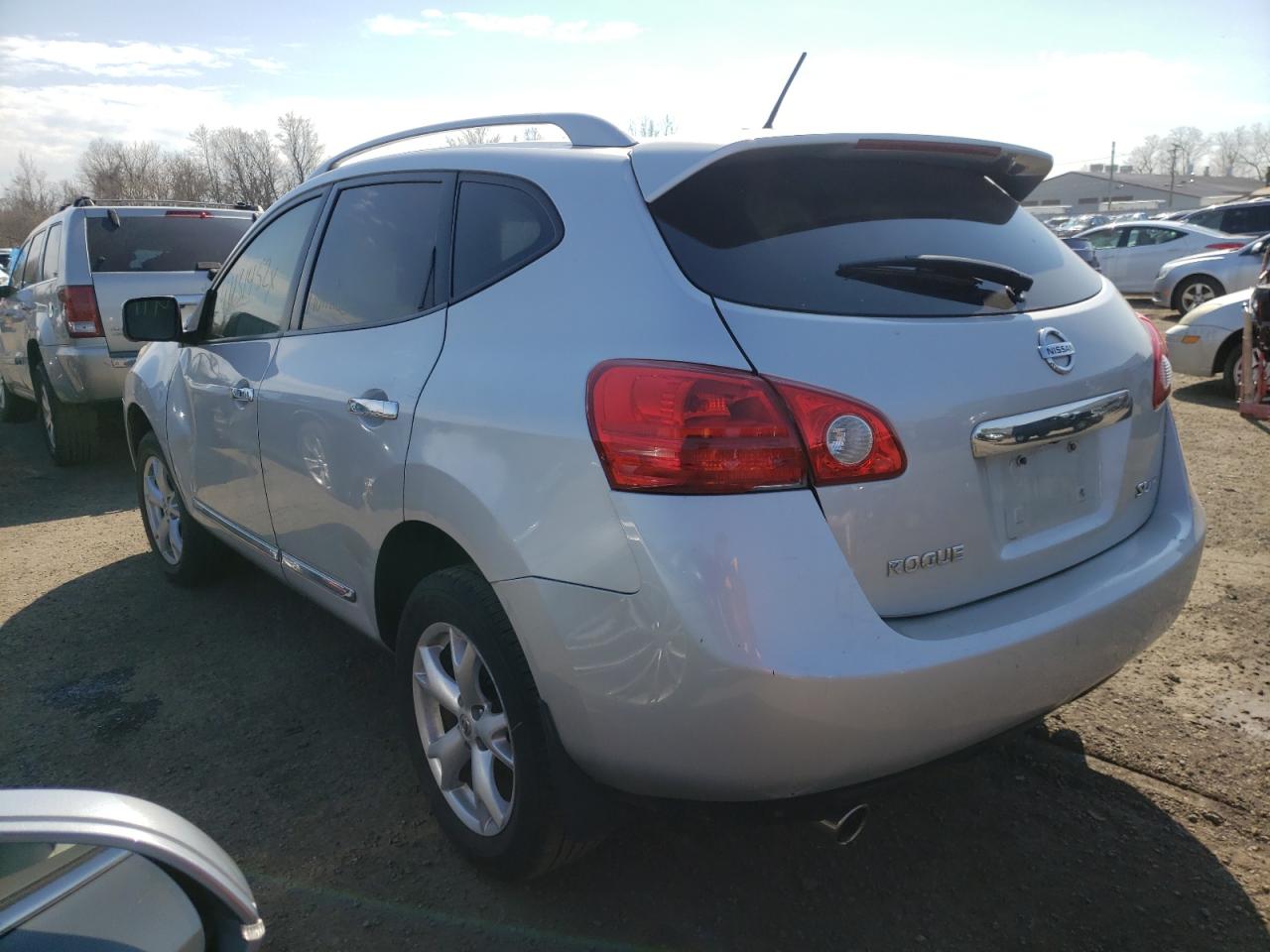 Photo 3 from auction – 2013 NISSAN ROGUE S with VIN JN8AS5MV2DW120312