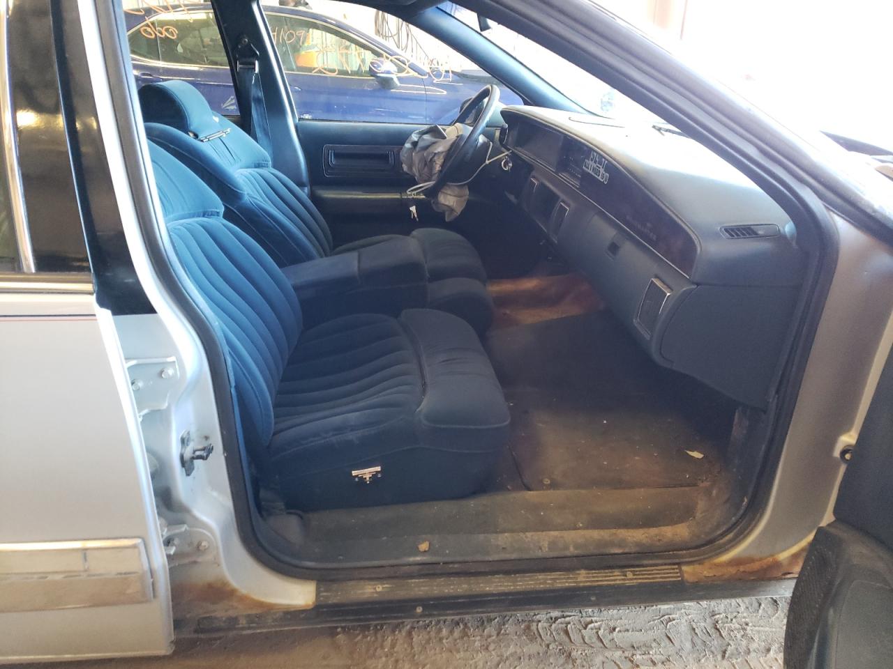 Photo 5 from auction – 1992 BUICK ROADMASTER with VIN 1G4BN5374NR403459