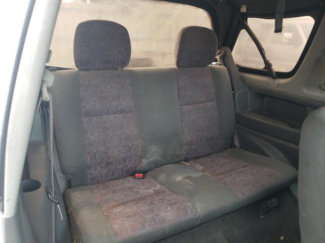 Photo 6 from auction – 2000 CHEVROLET TRACKER with VIN 2CNBE18CXY6911269
