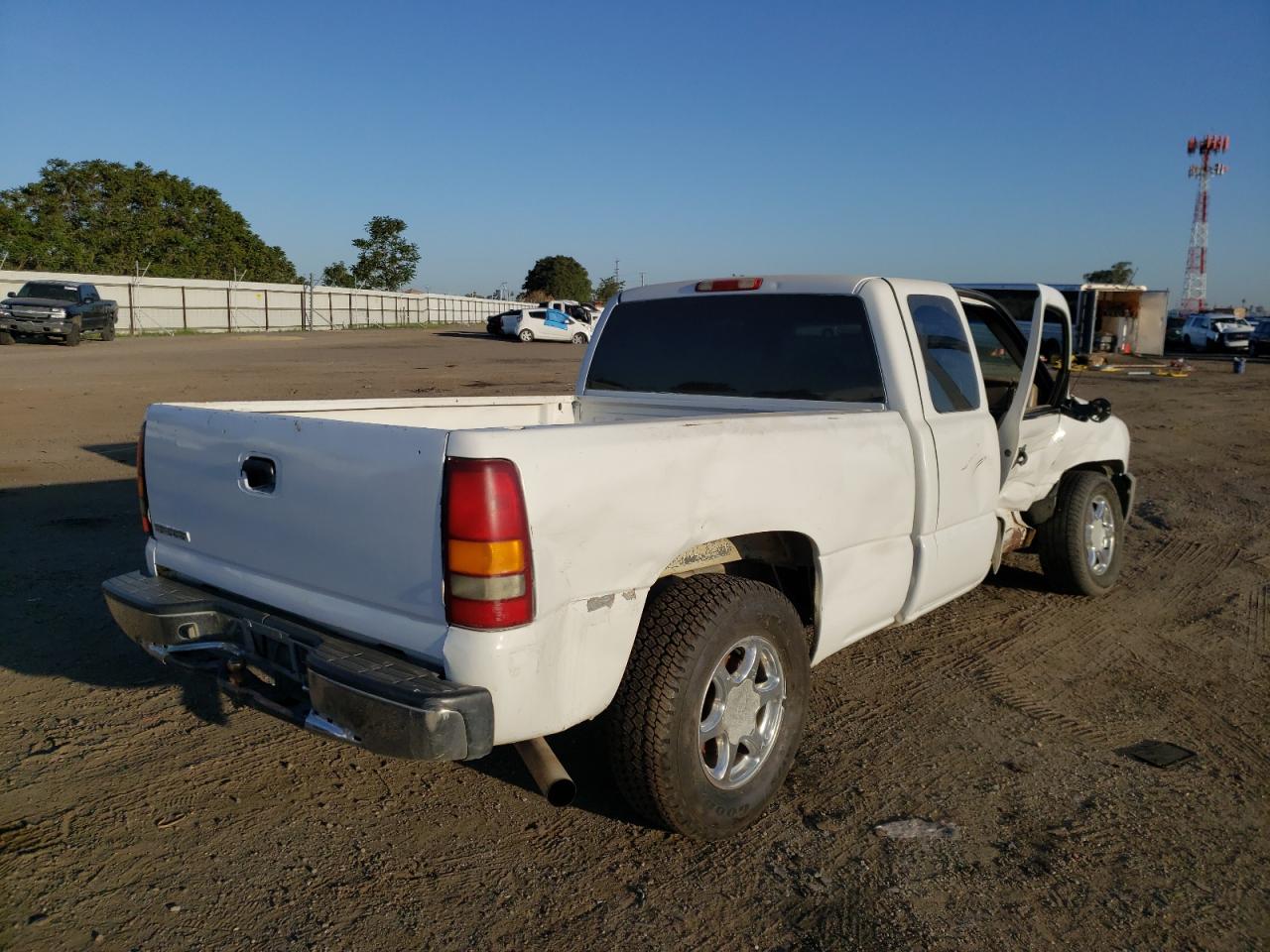 Photo 4 from auction – 2005 GMC NEW SIERRA with VIN 1GTEC19X55Z314569