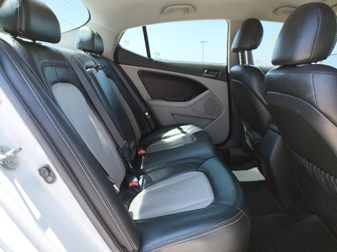 Photo 6 from auction – 2011 KIA OPTIMA LX with VIN KNAGM4A70B5132555