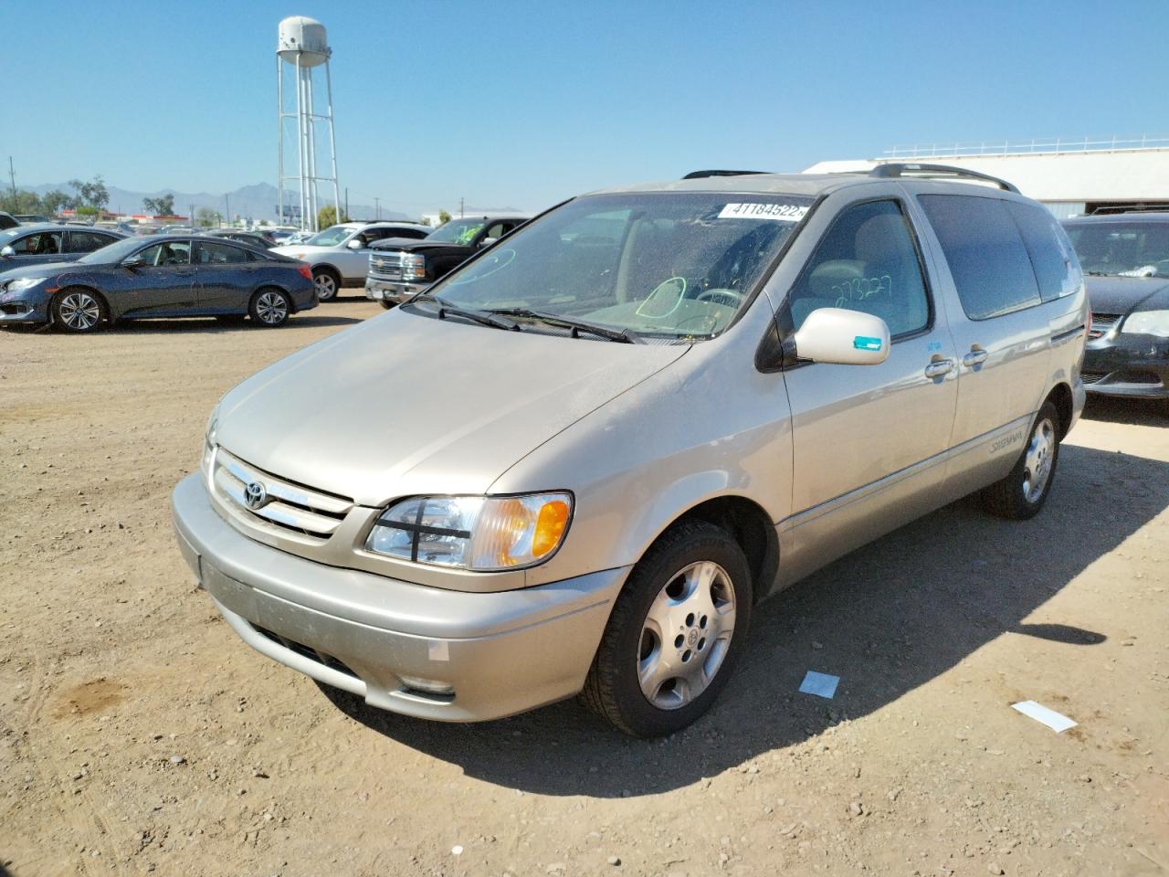Photo 2 from auction – 2002 TOYOTA SIENNA LE with VIN 4T3ZF13C92U431310