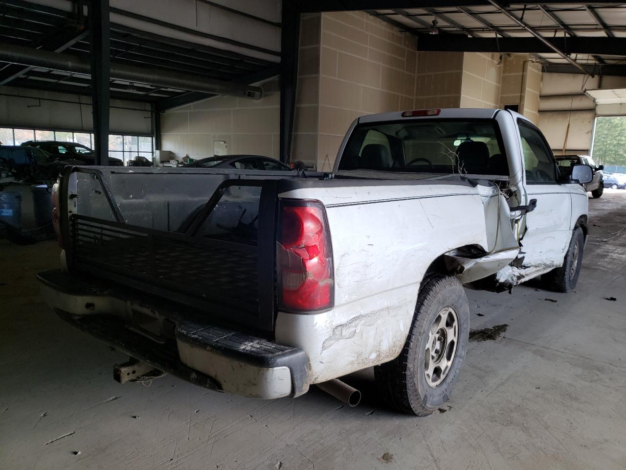 Photo 4 from auction – 2004 CHEVROLET SILVERADO with VIN 1GCEC14V84E110439