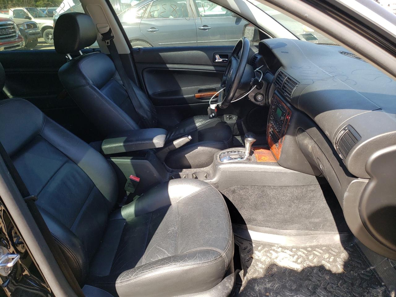 Photo 5 from auction – 2002 VOLKSWAGEN PASSAT GLX with VIN WVWTH63BX2P308955