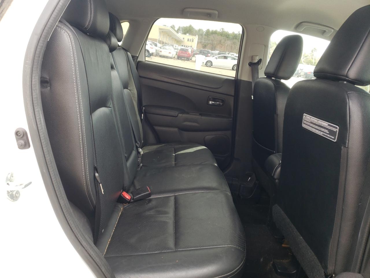 Photo 6 from auction – 2015 MITSUBISHI OUTLANDER with VIN 4A4AR4AU3FE038717