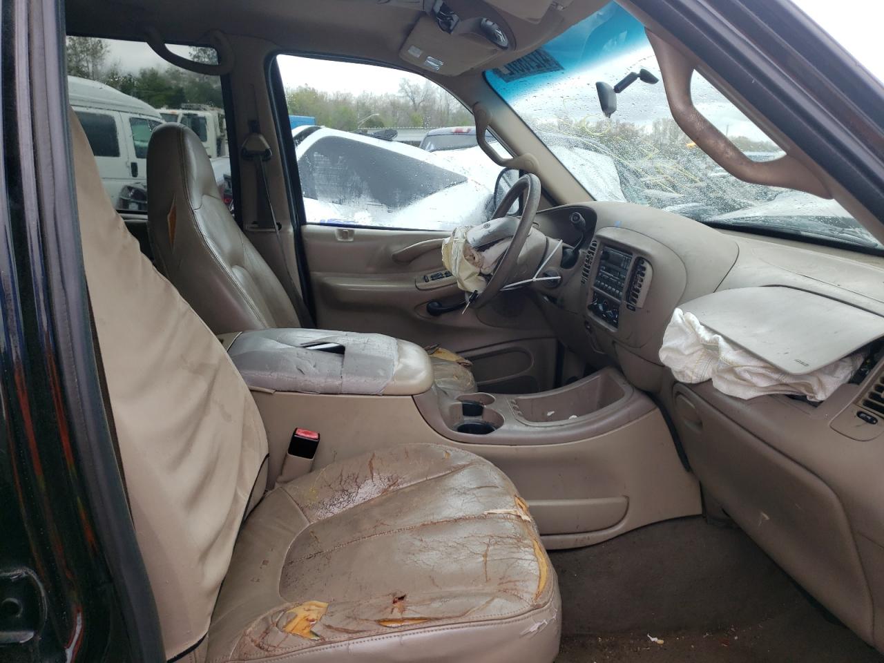 Photo 5 from auction – 2002 FORD EXPEDITION with VIN 1FMRU15L12LA47930