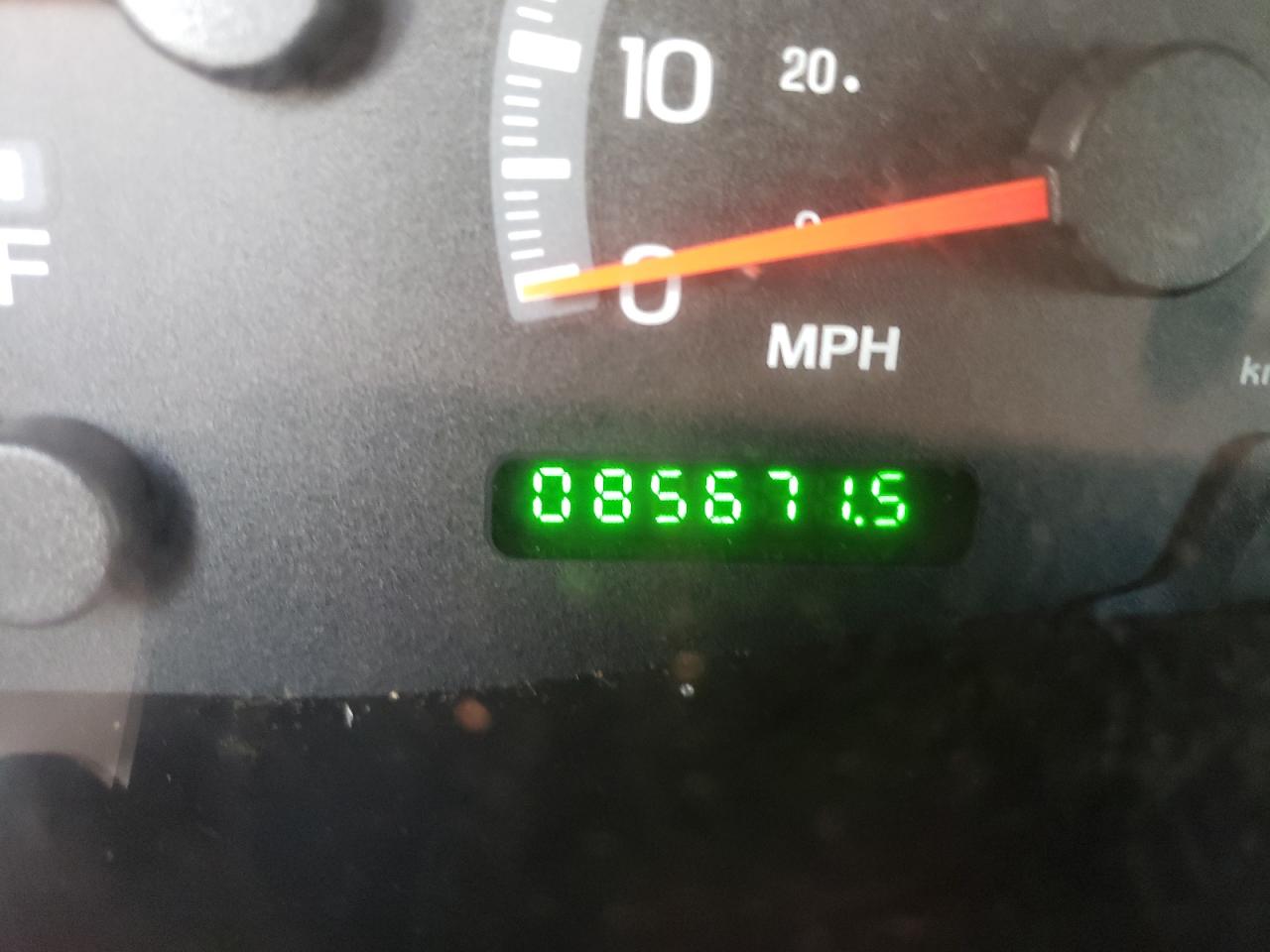 Photo 8 from auction – 2002 FORD F150 with VIN 1FTRX18L32NA00040