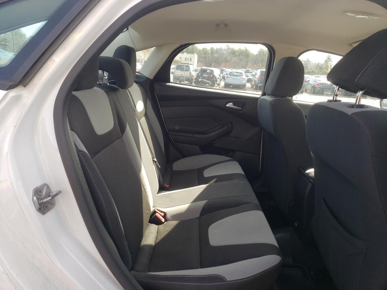 Photo 6 from auction – 2012 FORD FOCUS SE with VIN 1FAHP3F20CL441595