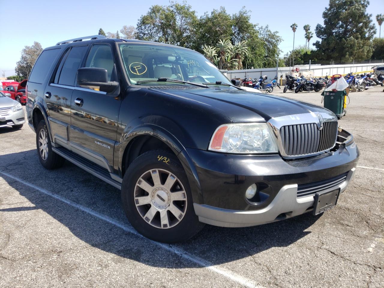 LINCOLN NAVIGATOR 2004 with VIN 5LMFU27R94LJ34226 - Photo from auction