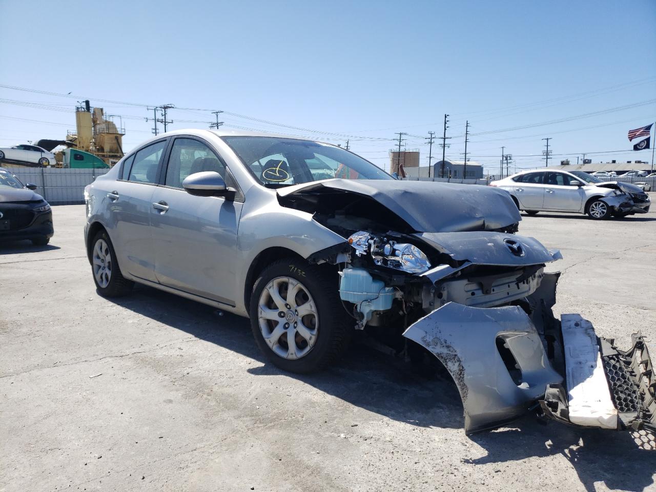 MAZDA 3 I 2013 with VIN JM1BL1TG2D1782879 - Photo from auction