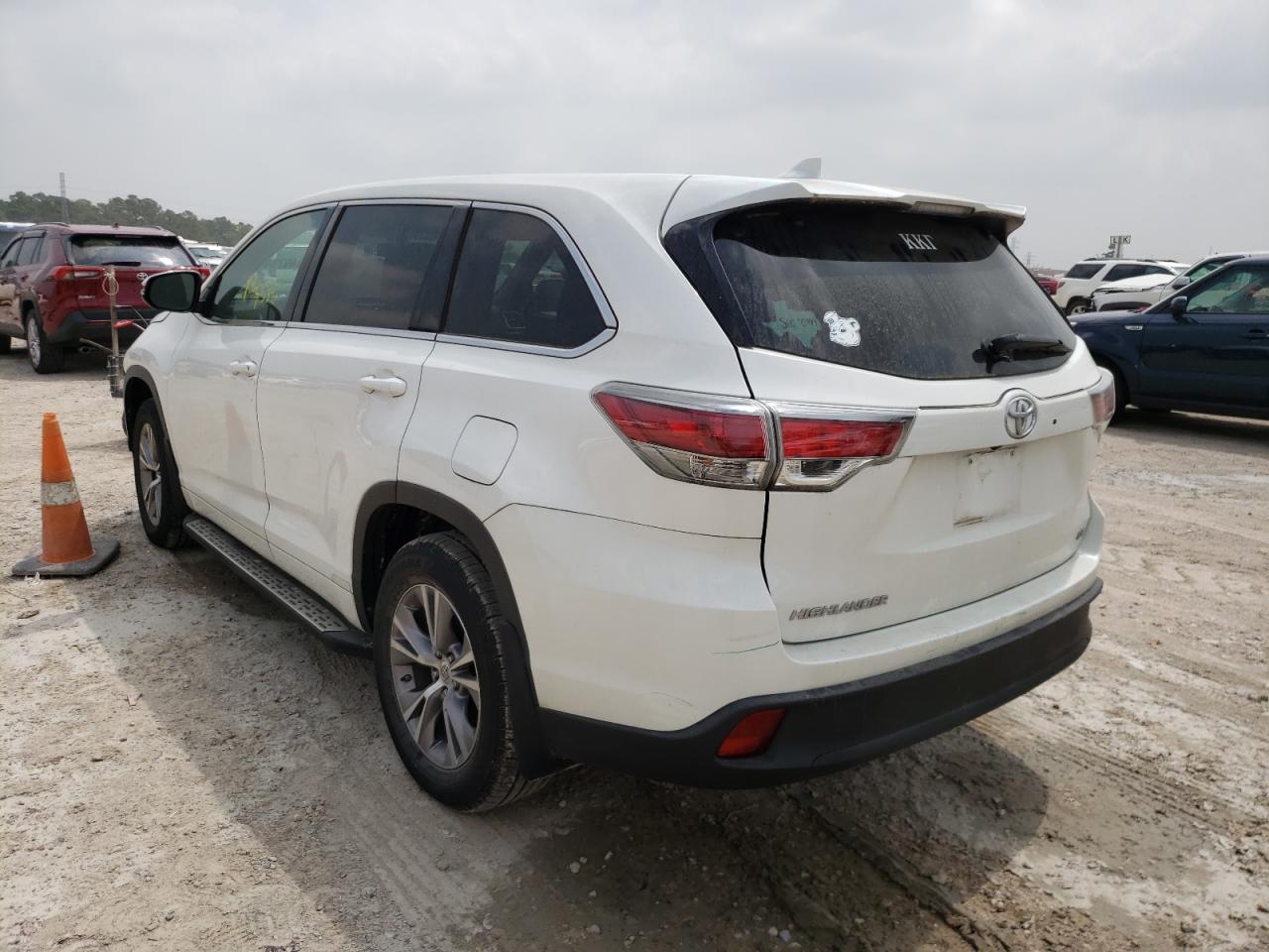 Photo 3 from auction – 2015 TOYOTA HIGHLANDER with VIN 5TDZKRFH8FS089986