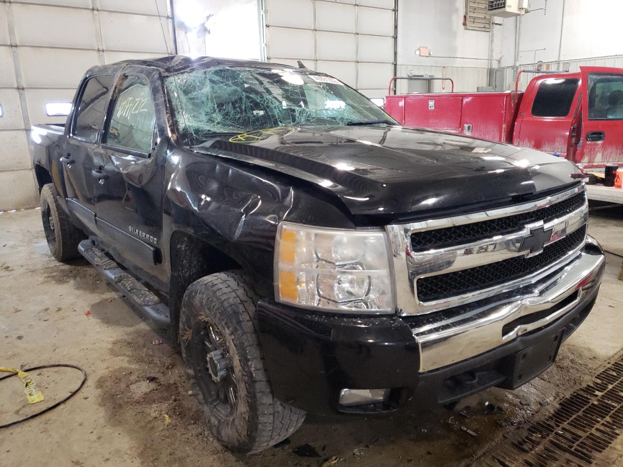 CHEVROLET SILVERADO 2011 with VIN 3GCPKSE37BG332765 - Photo from auction