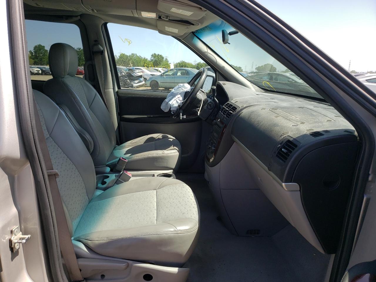 Photo 5 from auction – 2005 CHEVROLET UPLANDER L with VIN 1GNDV33L25D168403