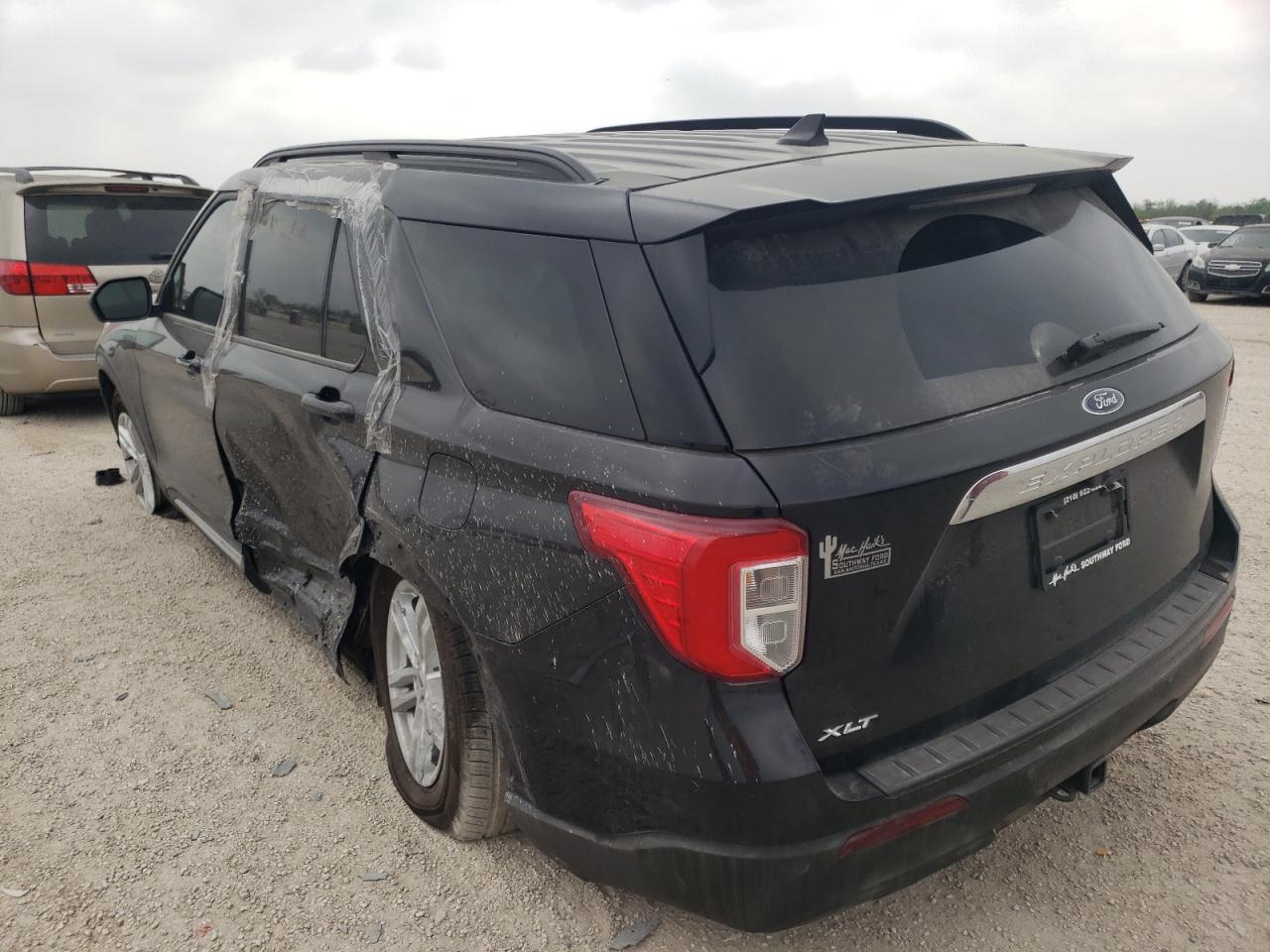 Photo 3 from auction – 2022 FORD EXPLORER X with VIN 1FMSK7DH2NGA20322