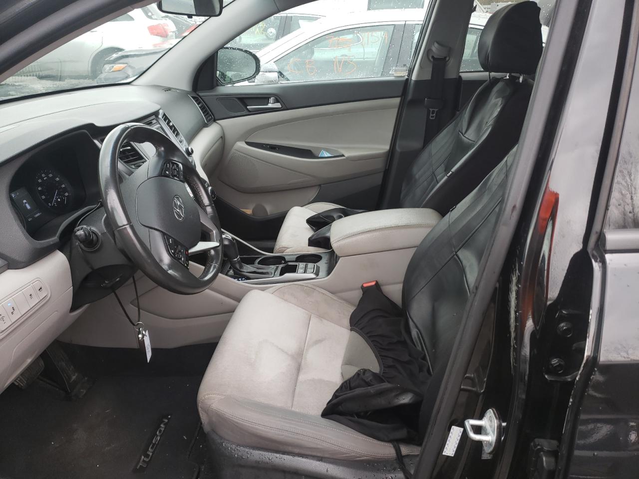 Photo 5 from auction – 2016 HYUNDAI TUCSON LIM with VIN KM8J3CA27GU253103