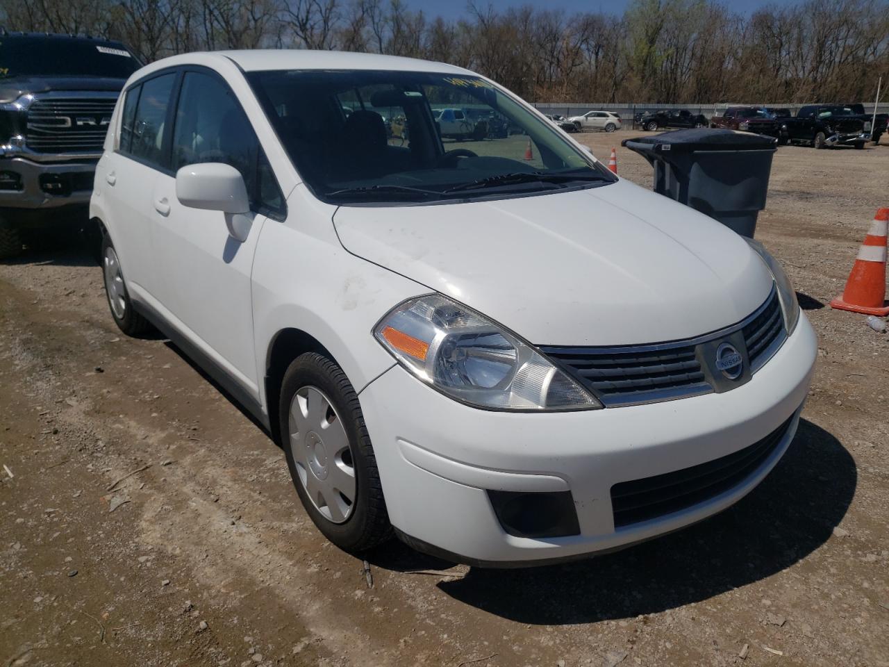 NISSAN VERSA S 2008 with VIN 3N1BC13E08L351909 - Photo from auction