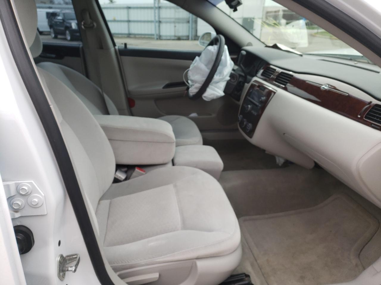 Photo 5 from auction – 2011 CHEVROLET IMPALA LS with VIN 2G1WA5EK2B1250970