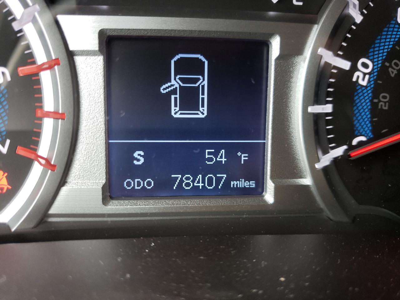 Photo 8 from auction – 2015 TOYOTA 4RUNNER SR with VIN JTEBU5JR3F5236379