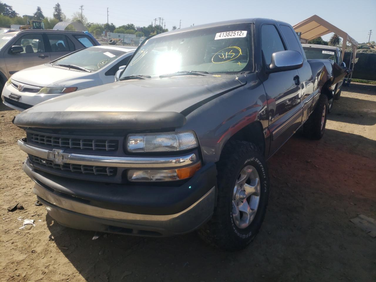 Photo 2 from auction – 2000 CHEVROLET 1500 with VIN 1GCEK19T9YE205950