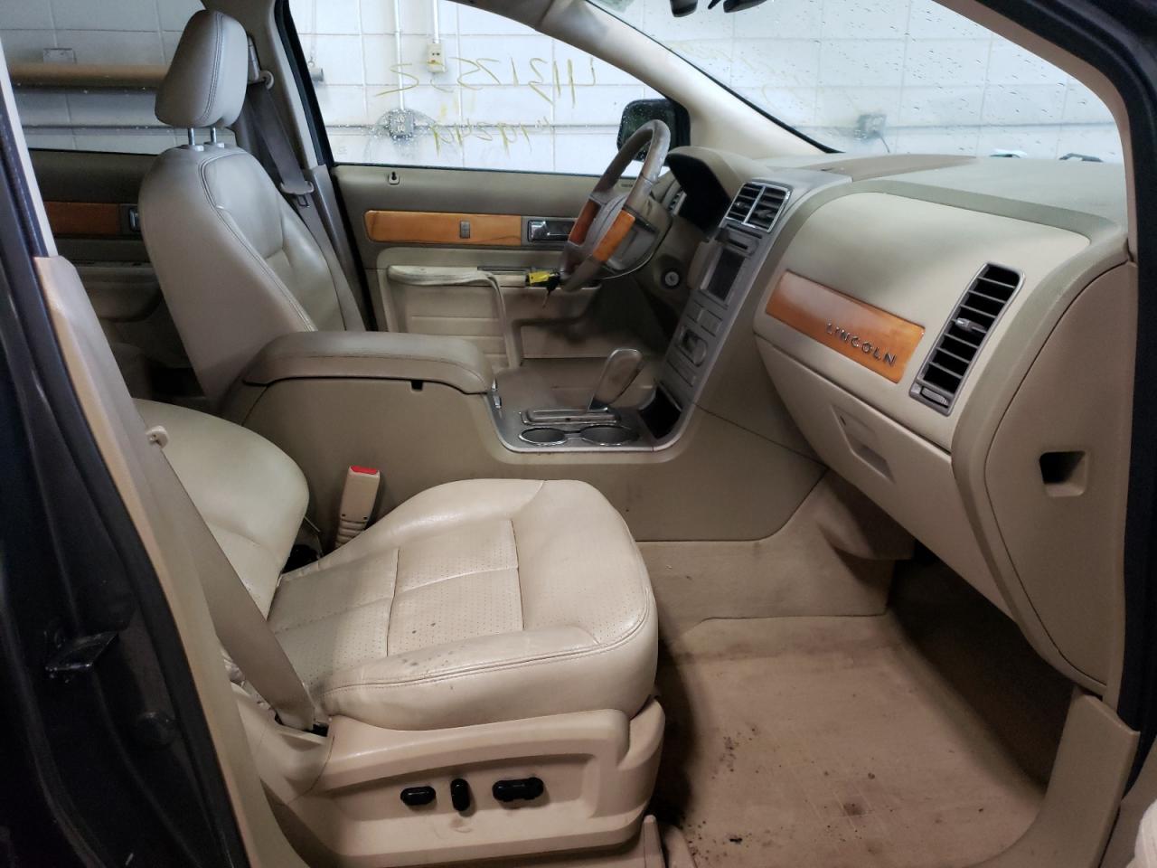 Photo 5 from auction – 2007 LINCOLN MKX with VIN 2LMDU68C07BJ02964