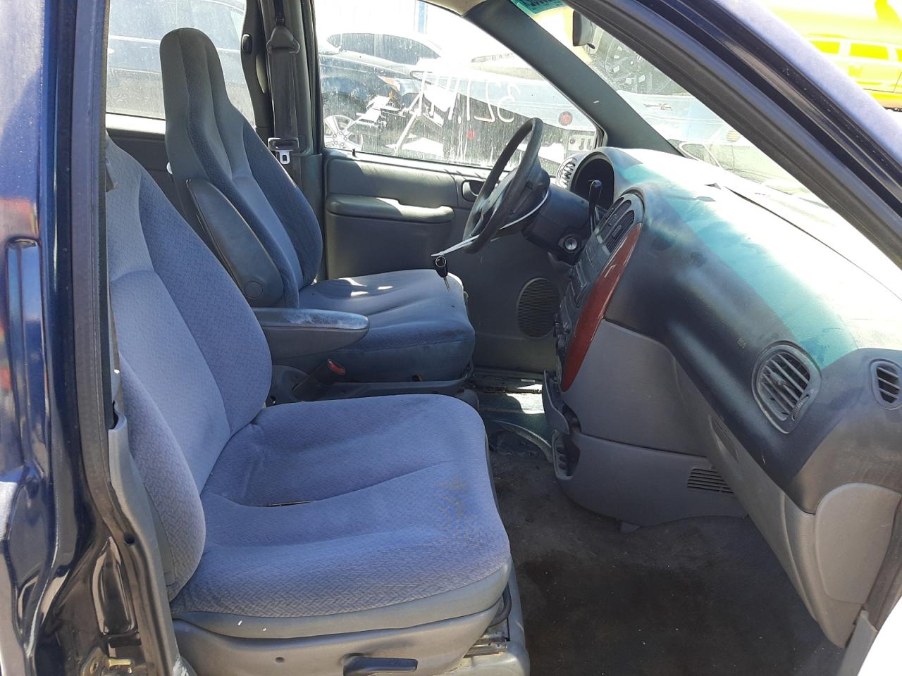 Photo 5 from auction – 2004 DODGE CARAVAN SE with VIN 1D4GP25RX4B583929