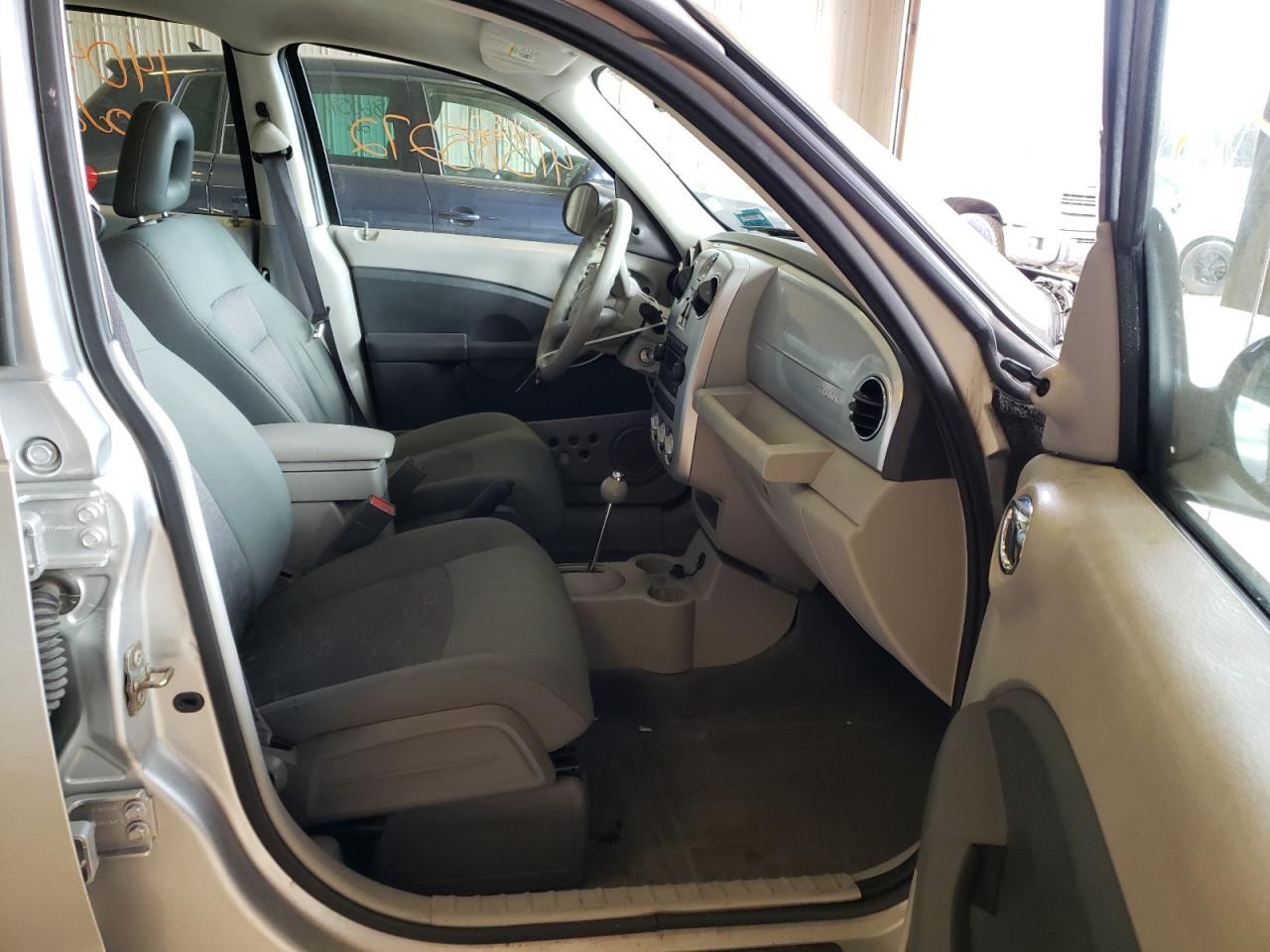 Photo 5 from auction – 2006 CHRYSLER PT CRUISER with VIN 3A4FY48B46T218948