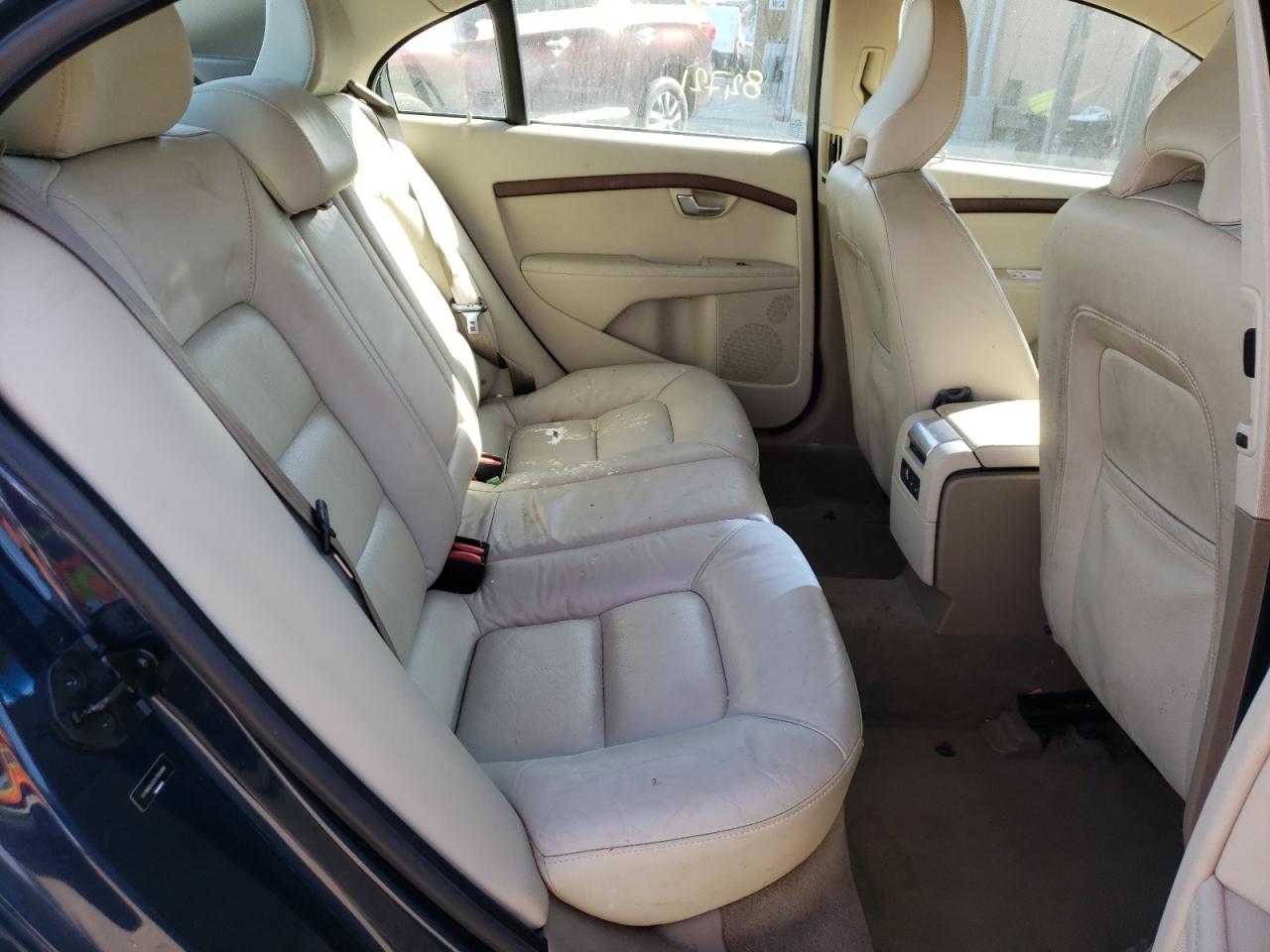 Photo 6 from auction – 2010 VOLVO S80 3.2 with VIN YV1960AS2A1124086