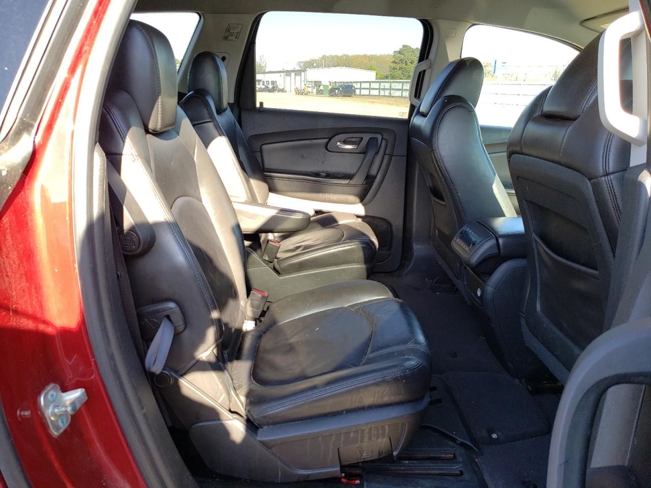Photo 6 from auction – 2010 CHEVROLET TRAVERSE L with VIN 1GNLRGED4AS151878