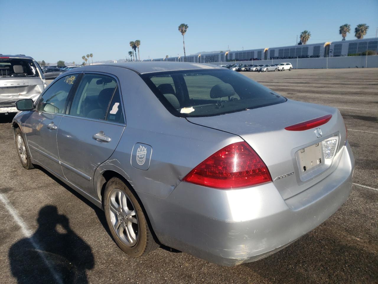 Photo 3 from auction – 2007 HONDA ACCORD SE with VIN JHMCM563X7C003740