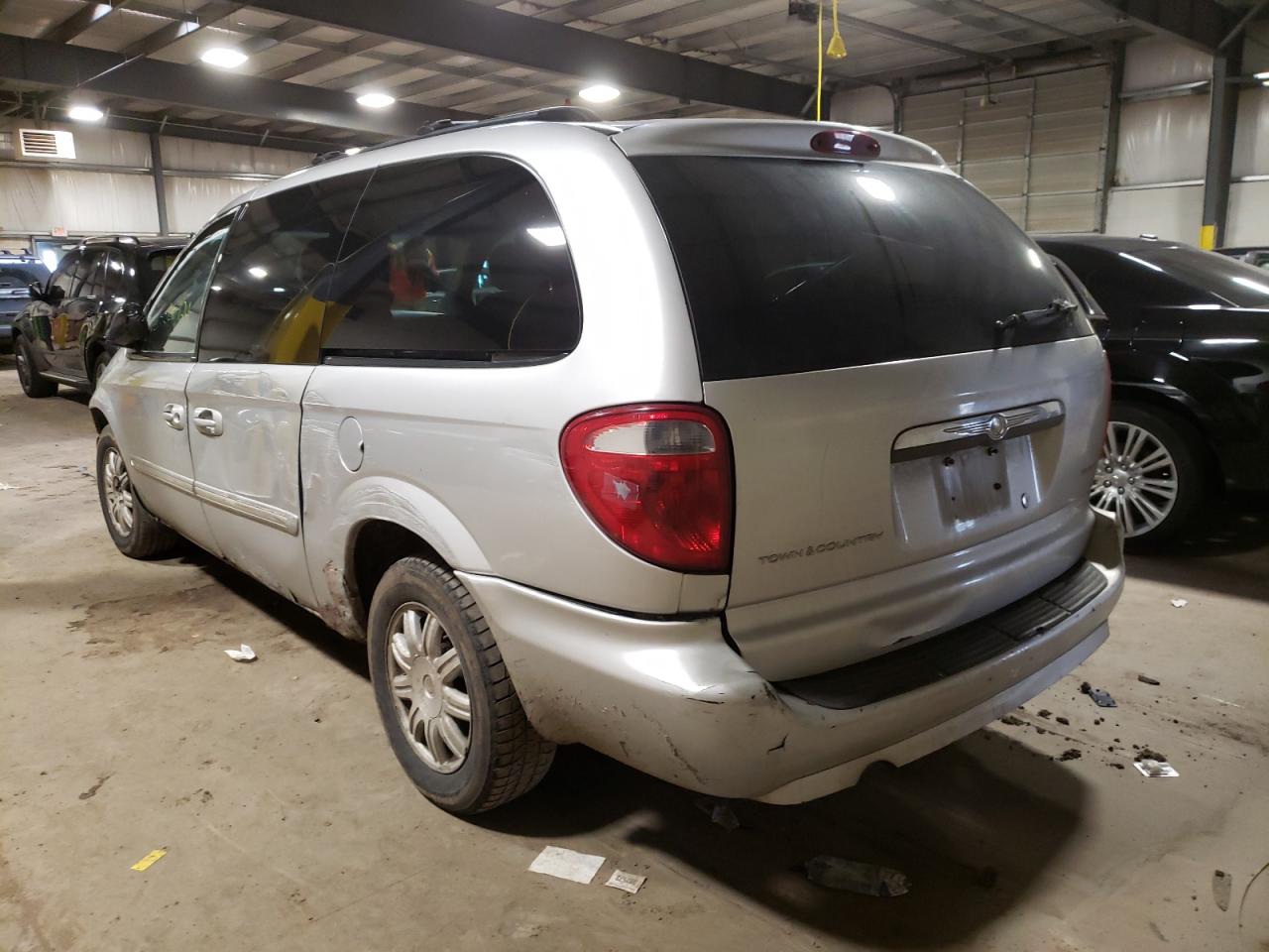 Photo 3 from auction – 2007 CHRYSLER TOWN & COU with VIN 2A4GP54L97R219335