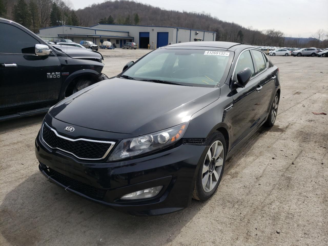 Photo 2 from auction – 2013 KIA OPTIMA SX with VIN 5XXGR4A61DG240726