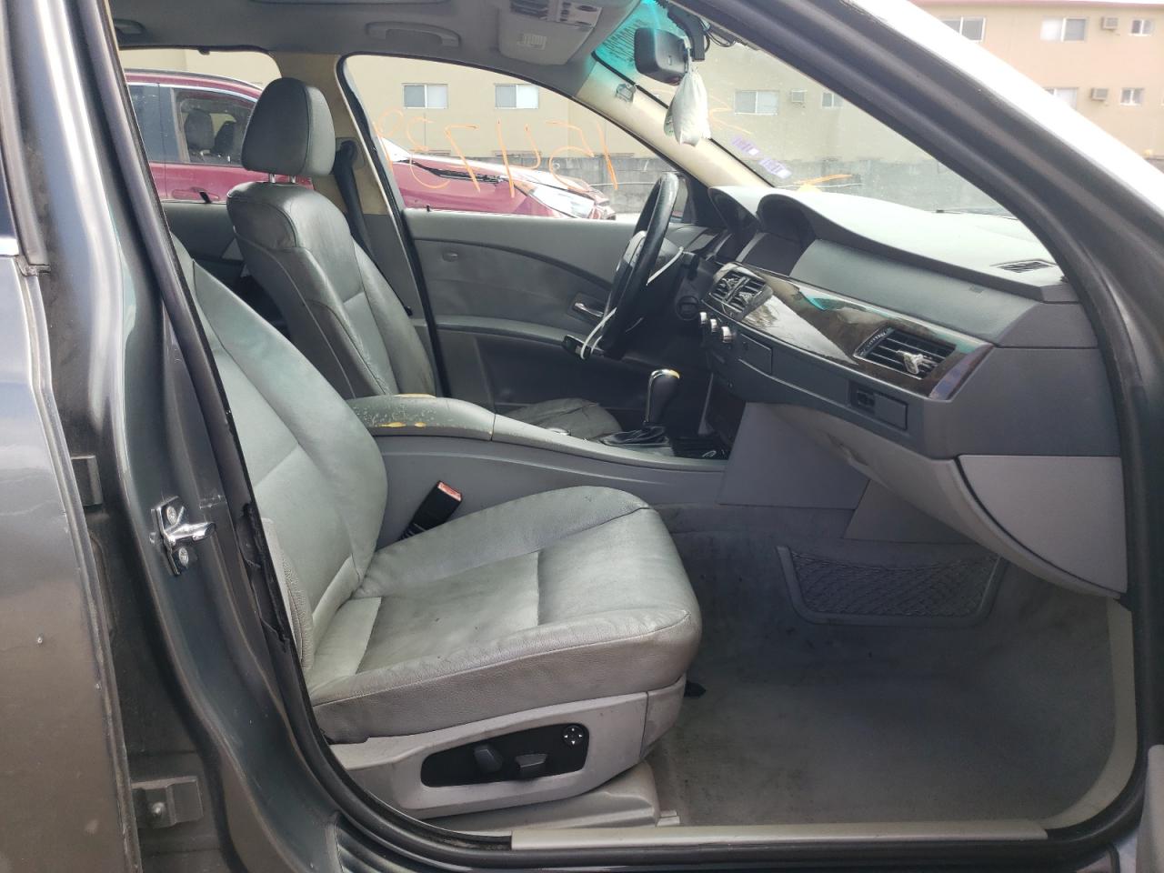 Photo 5 from auction – 2006 BMW 530 I with VIN WBANE73546CM42243