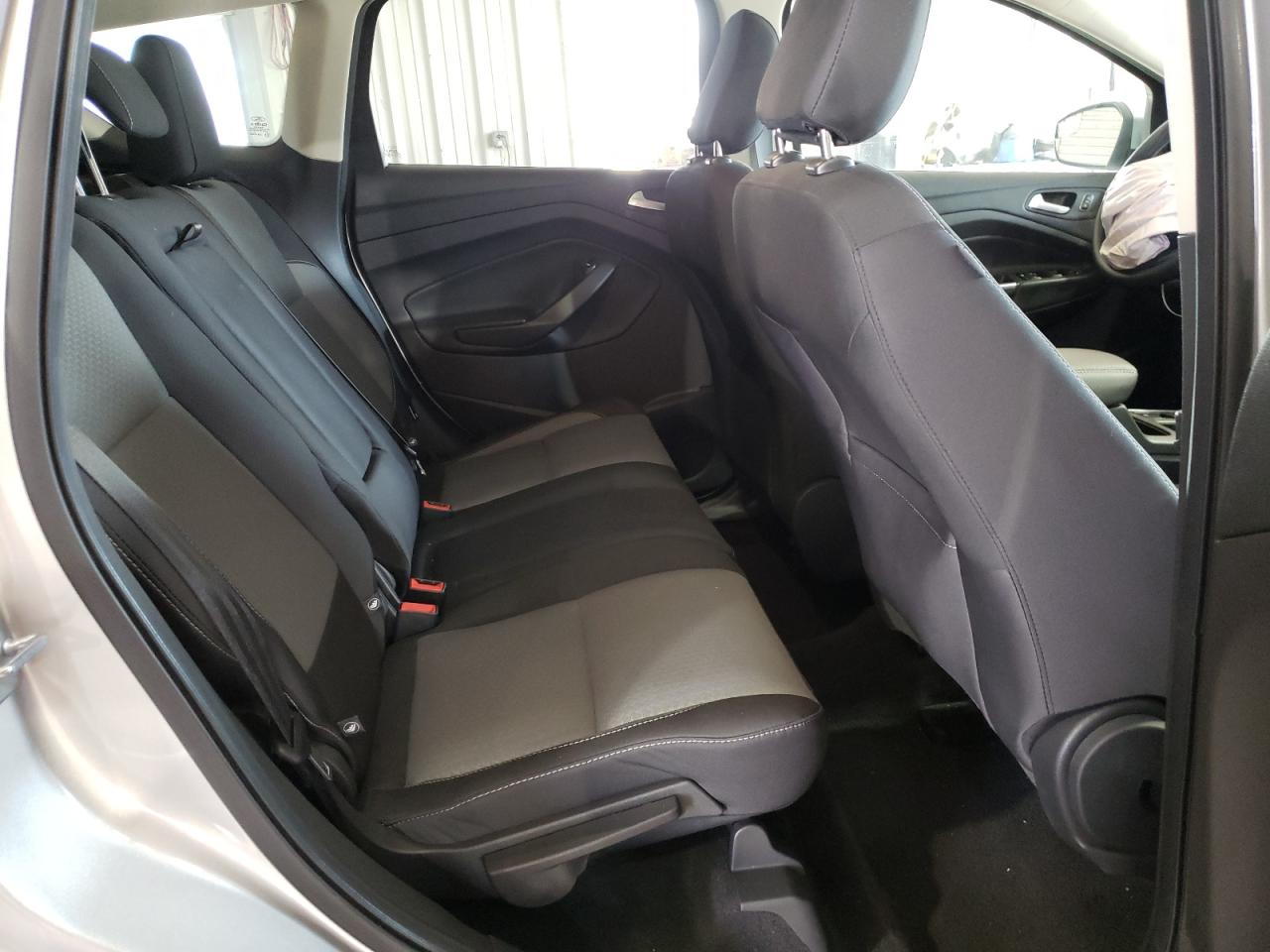 Photo 6 from auction – 2018 FORD ESCAPE SE with VIN 1FMCU9GD2JUB00962