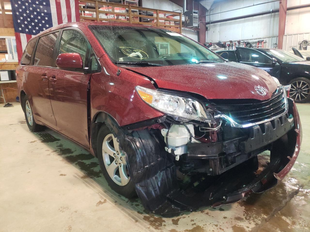 Photo 1 from auction – 2014 TOYOTA SIENNA LE with VIN 5TDKK3DC8ES450847